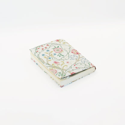 MORRIS & CO. ブックカバー A4（文庫・新書対応）｜国産壁紙使用