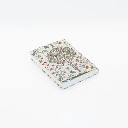 MORRIS & CO. ブックカバー A4（文庫・新書対応）｜国産壁紙使用