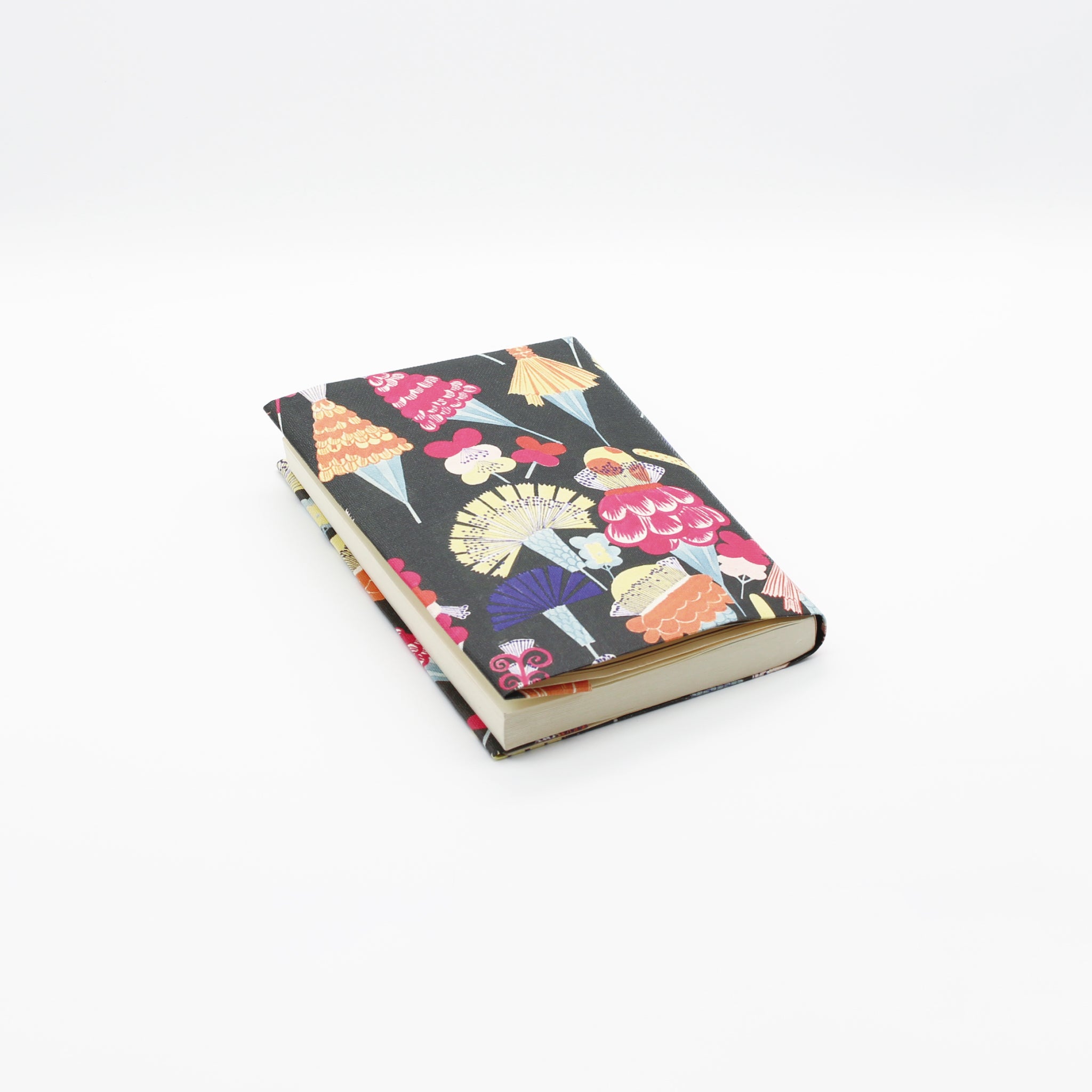 上野リチ ブックカバー A4（文庫・新書対応）｜国産壁紙使用 L.Rix
