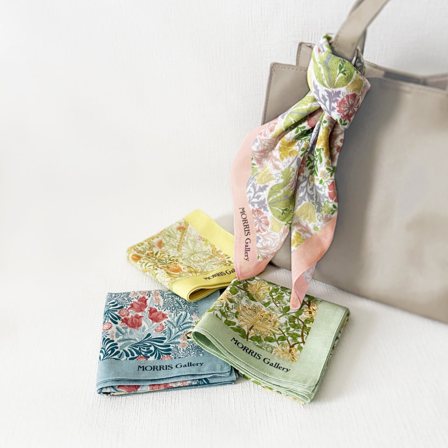 MORRIS Gallery ハンカチ 日本製 綿100％ 大判55cm｜母の日・ギフトにも人気 FLORAL COLLECTION